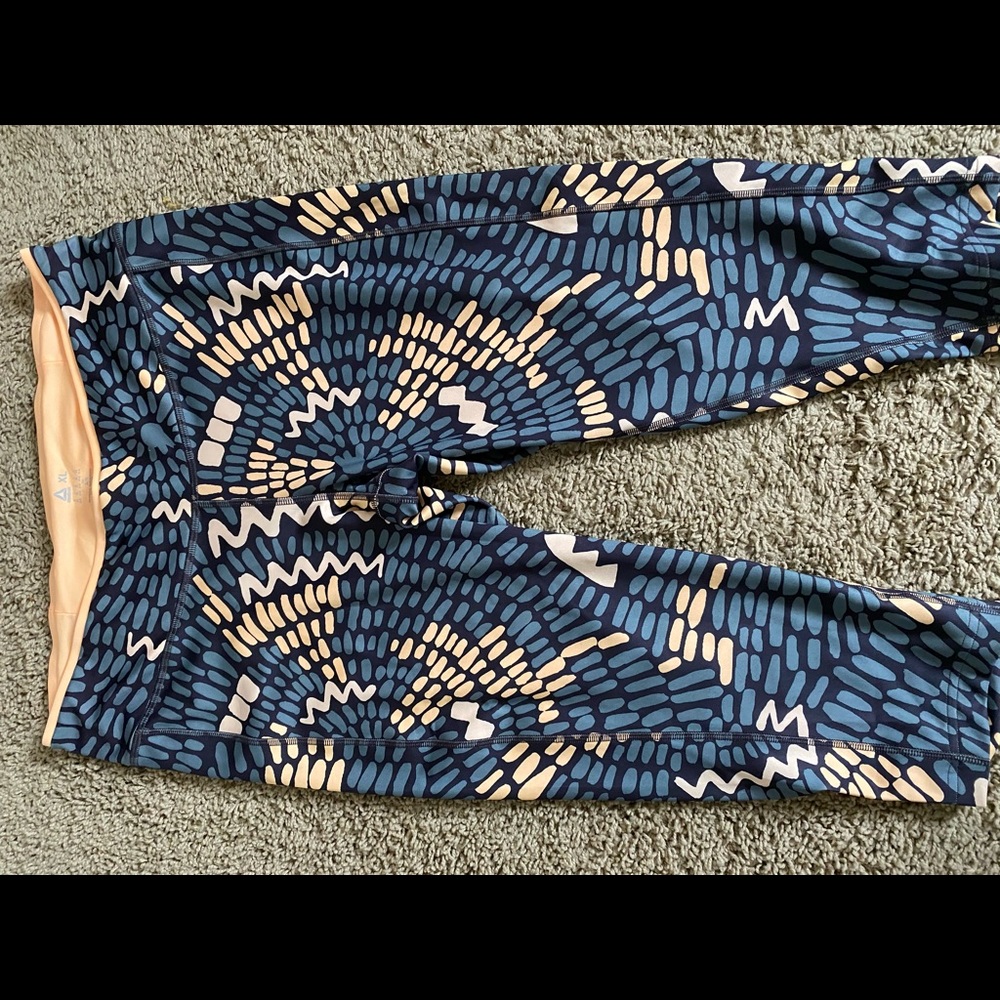 Reebok cropped workout pants